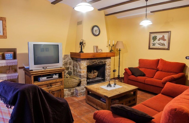 Beautiful private villa for 8 guests with WIFI, TV, terrace and parking