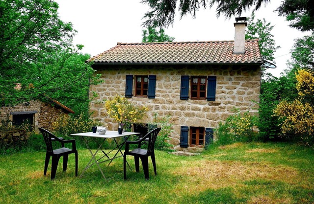 Beautiful private villa for 4 people with WIFI, TV, patio, pets allowed, panoramic view and park.