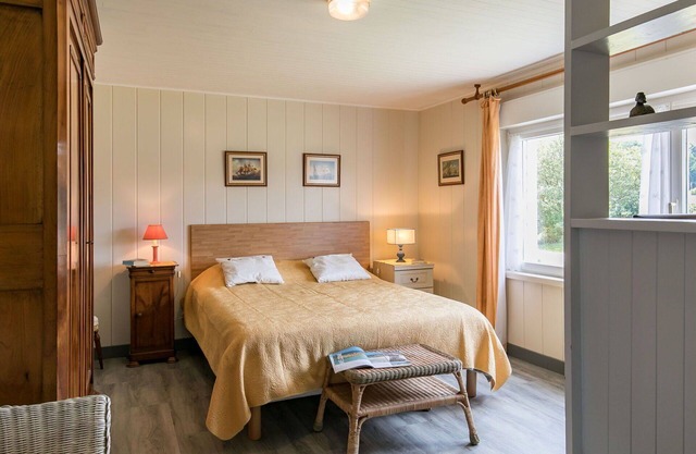 Beautiful private villa for 2 guests with TV, patio and parking