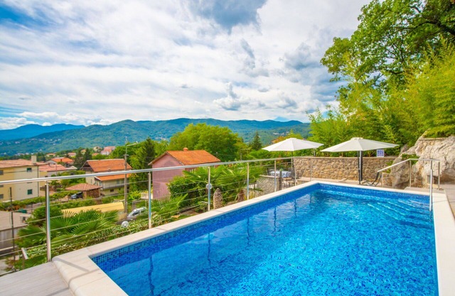Beautiful private villa for 2 guests with WIFI, pool, A/C, TV, terrace and parking
