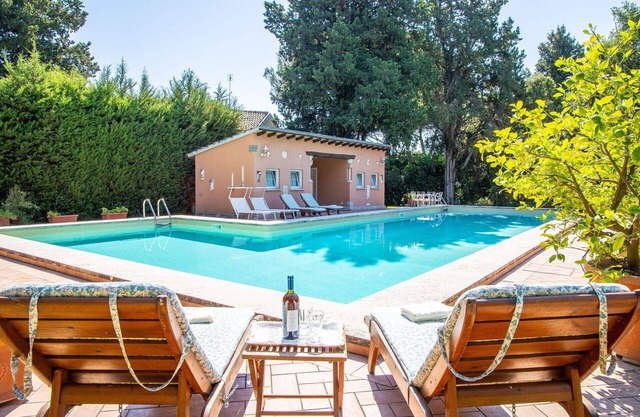 Beautiful private villa with hot tub, A/C, WIFI, private pool, TV, panoramic view and parking