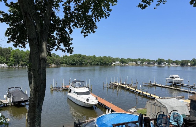 Beautiful remodeled waterfront home - 20 minutes from Baltimore!