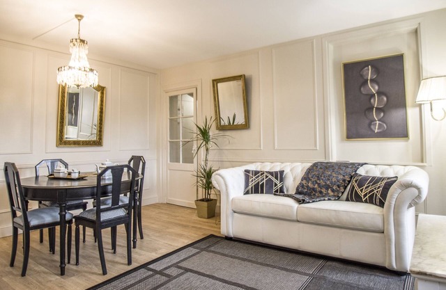 Beautiful renovated apt on the banks of the Garonne