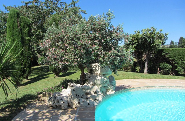 Beautiful renovated independent house with swimming pool and large enclosed garden
