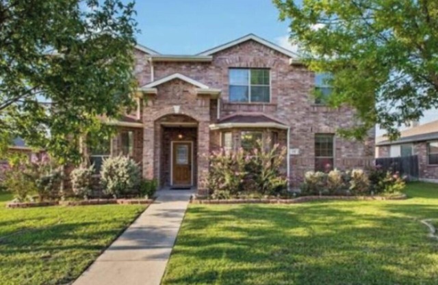 Beautiful*Royse City large Home Sleeps 15-18