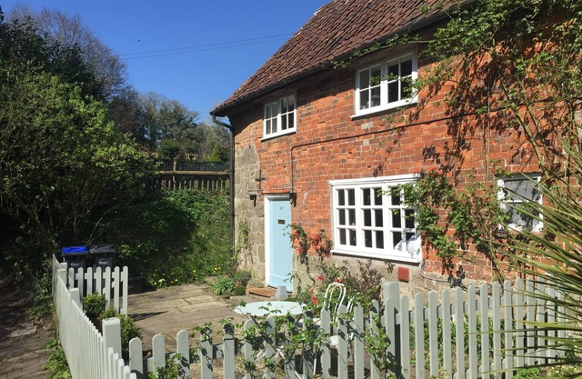 Beautiful rural cottage on Dorset/Wiltshire border