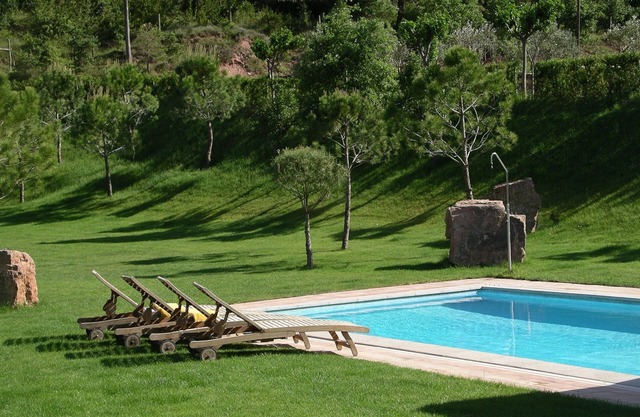 Beautiful Rural House, private pool, 7 rooms all with bathroom, 14-17 p