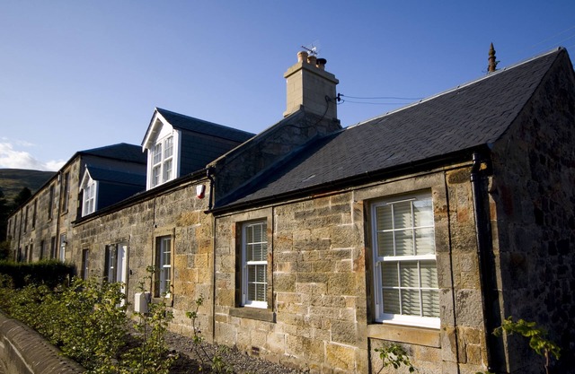 Beautiful sandstone cottage in picturesque village setting