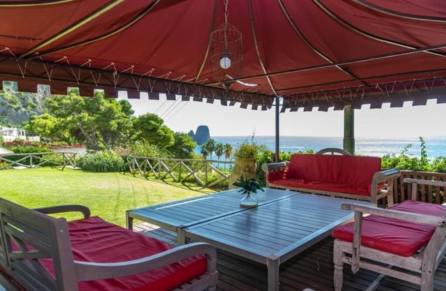 Beautiful seaside home with pool +10% DISCOUNT ON BOOKINGS OVER 7 DAYS