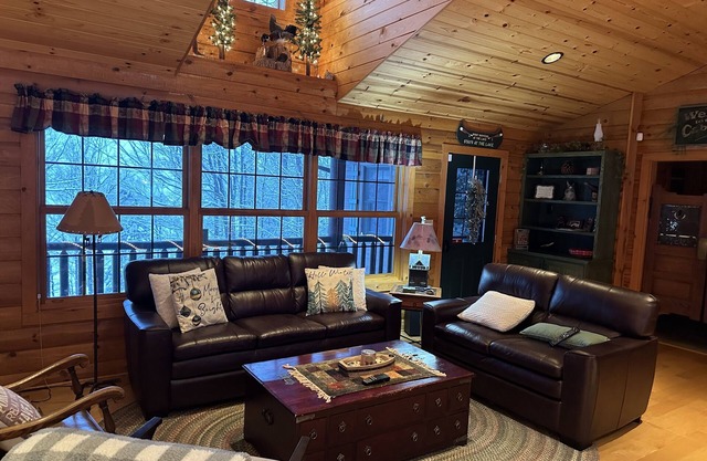 Beautiful secluded Lake Home