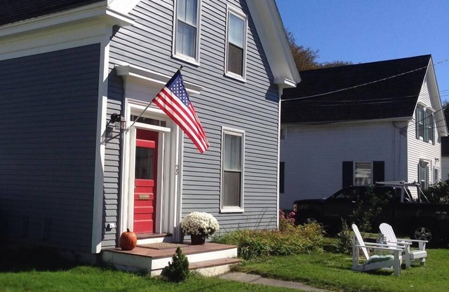 Beautiful South End home, 5 minute walk to downtown and beach!