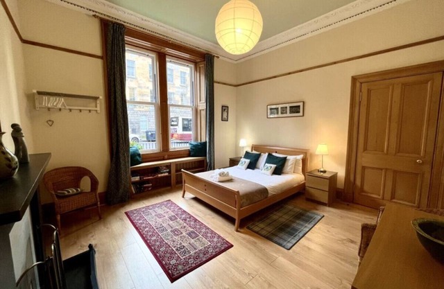 Beautiful Spacious Ground Floor Newington flat