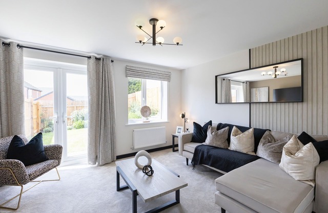 Beautiful & Spacious Home | Driveway | Close to M1