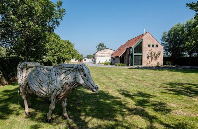 Beautiful spacious holiday home in nature reserve in Bruges