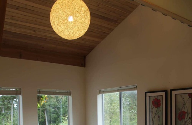 Beautiful Spacious West Coast Bamfield Cabin with Ocean Views