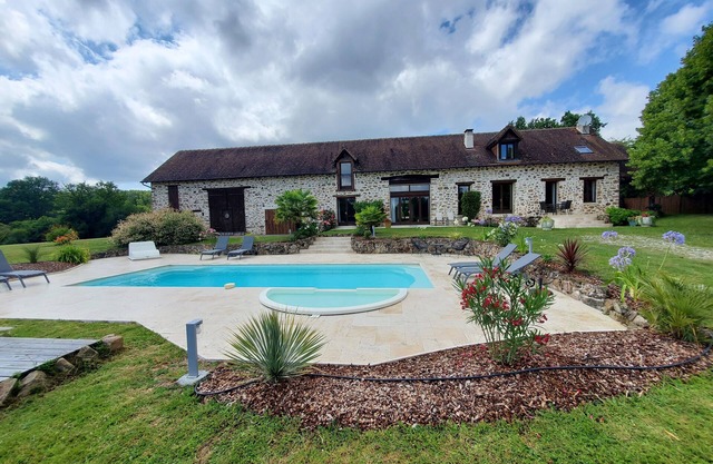 BEAUTIFUL STONE FARMHOUSE WITH PRIVATE HEATED POOL.