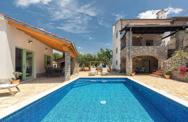 Beautiful stone house IVA with heated pool
