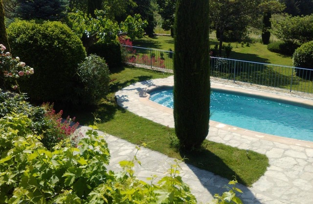 Beautiful stone house with splendid view over the valley, pets welcome