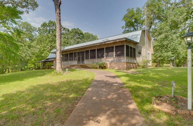 Beautiful Toledo Bend Retreat w/Private Dock
