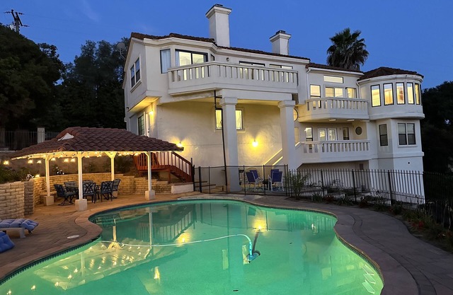 Beautiful Tuscany Villa with pool & a view!