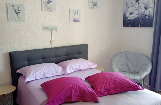 BEAUTIFUL TWO-STAR STUDIO FOR RENT
