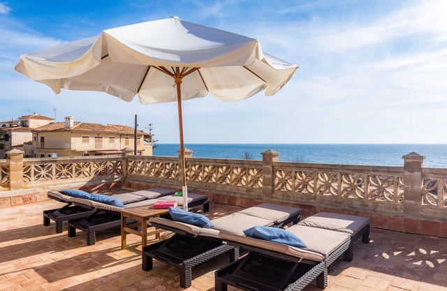 Beautiful Vacation Home "Can Rosito" with Sea View, Wi-Fi, Balcony & Terrace