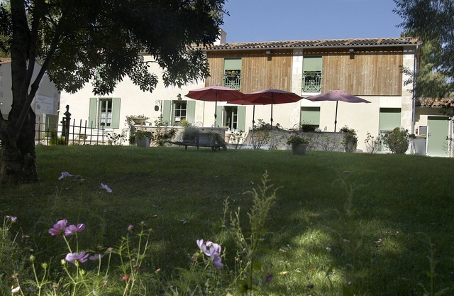 Beautiful vacation home for 10-14 people between La Rochelle and Le Puy du fou