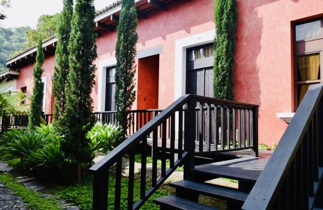 Beautiful Villa in Antigua, 5 to 6 guests, heated pool 1 parking shuttle