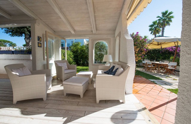 Beautiful Villa 50mt from the sea