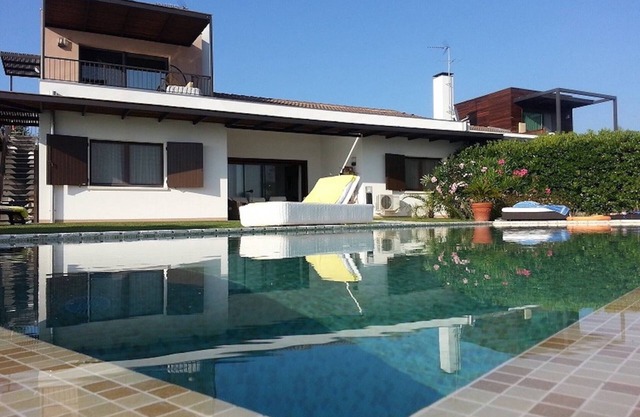 Beautiful Villa with Private Pool by Beahost