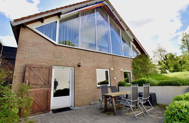 Beautiful villa for 4 guests with WIFI, TV, terrace, pets allowed and parking
