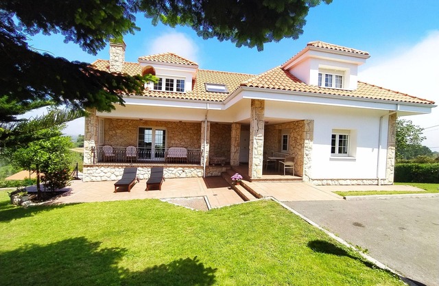 Beautiful villa on the Asturian coast