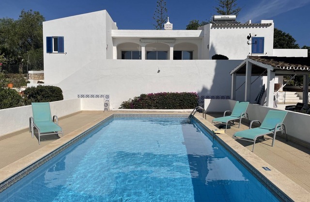 beautiful villa with private pool, bbq, wifi, 10 mins from the sea and golf