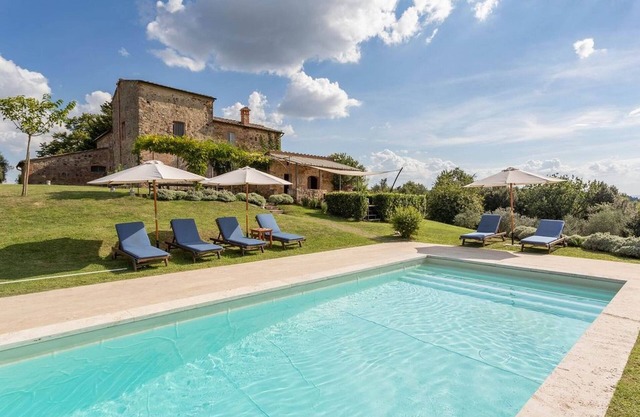 Beautiful villa with heatable pool and terraced areas,A/C,Wi-Fi,