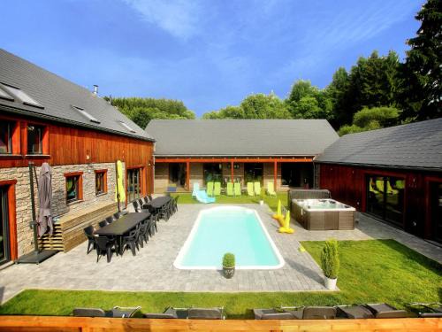 Beautiful villa with heated outdoor pool