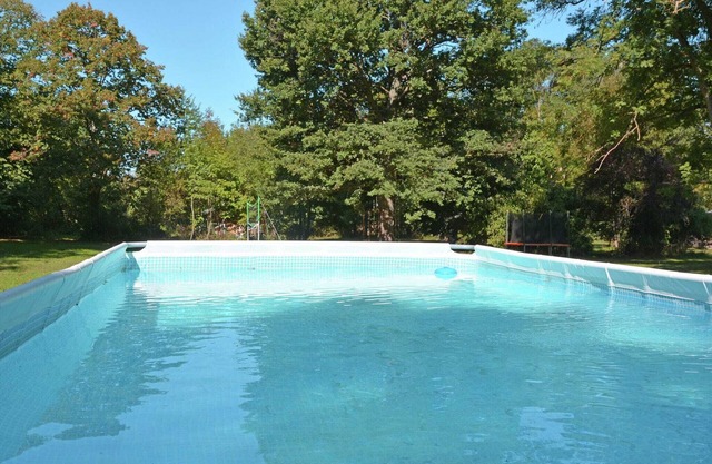 Beautiful Villa with Swimming Pool in Artigat