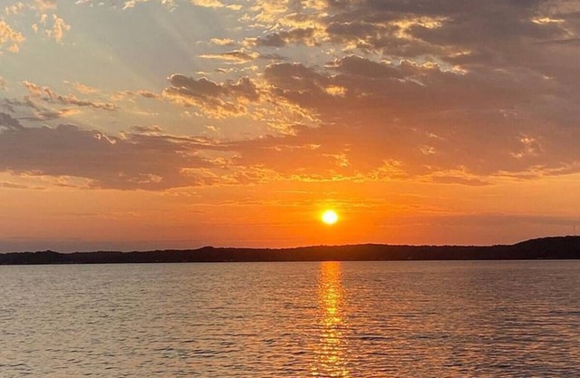 Beautiful Waterfront Cabin on Lake Shamineau