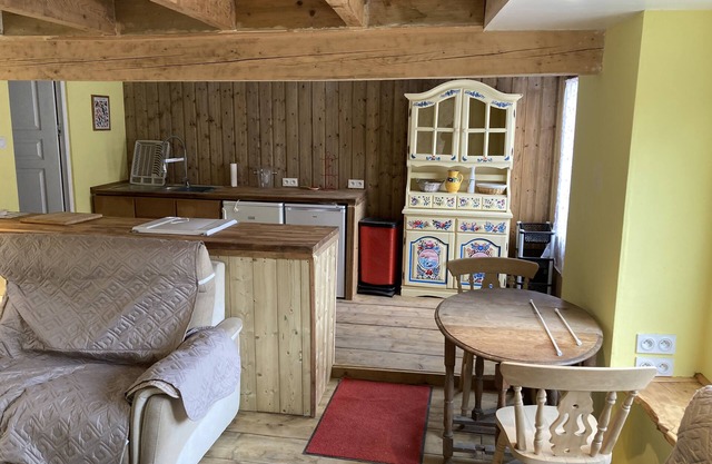 Beautiful wooden clad gite with many original features with hot tub