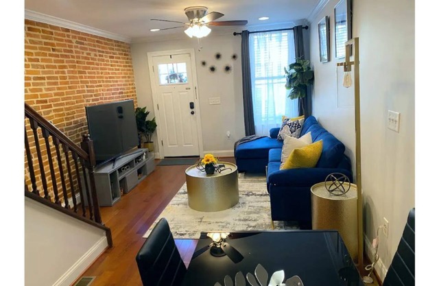 Beautifully decorated Federal Hill home w/rooftop