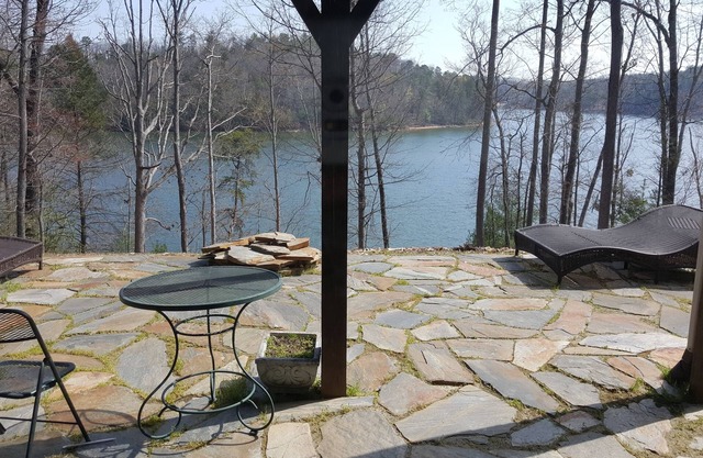 Beautifully furnished Lake Side Apartment