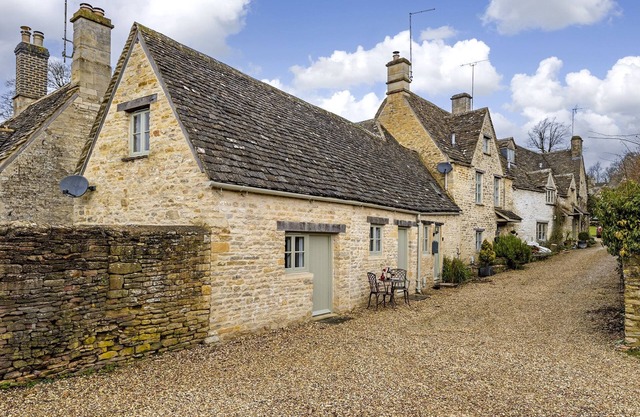 Beautifully presented Grade II listed - Little Bird Cottage