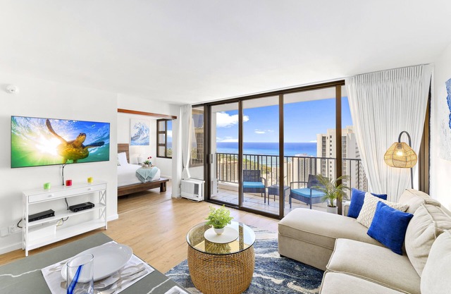 Beautifully Remodeled Ocean View Condo + Parking