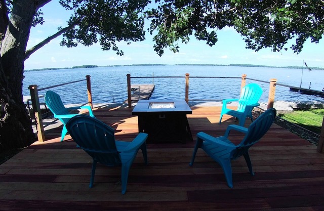 Beautifully Remodeled Lake Front Home ~ Includes Kayaks!