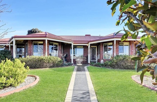 Beautifully Rustic&Vintage Spacious Darley Home