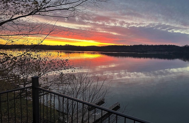 Beautifully updated 4BR river home in Prospect. Private dock. 2 car gr. EV chgr.