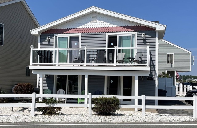 Beautifully Updated Beach Rental Steps from Wells Beach