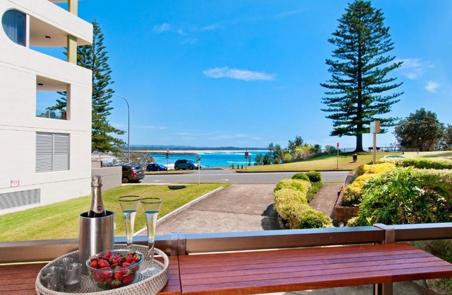 Beauty at the Beach - modern beachfront apartment