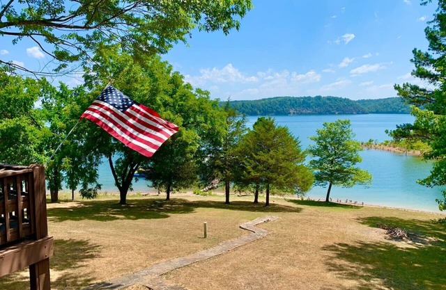Beaver Lake Waterfront