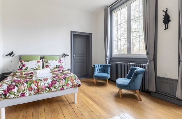 Bed and Breakfast 'Chambre D'hôte 1' with Shared Terrace, Wi-Fi and Air Conditioning