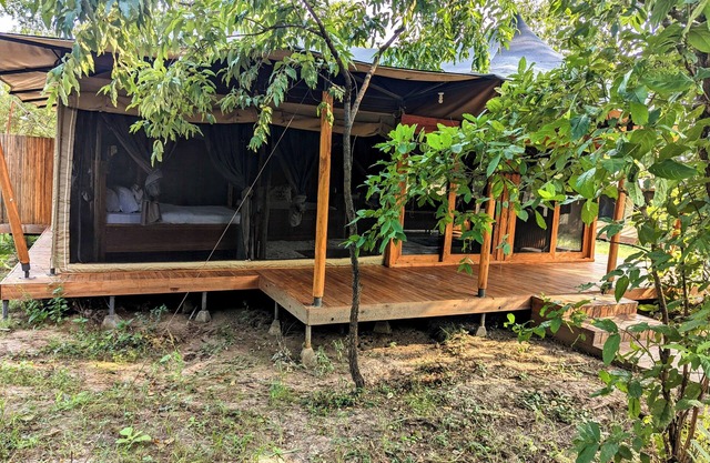 Bed and Breakfast - Double G Safaris & Camp Mikumi